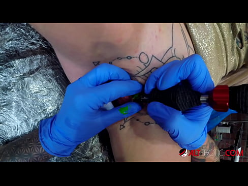 ❤️ Fìor tattooed hottie Sully Savage fhuair tattoo air a clitoris ️  Fucking  leinn gd.allo-sex.ru ☑